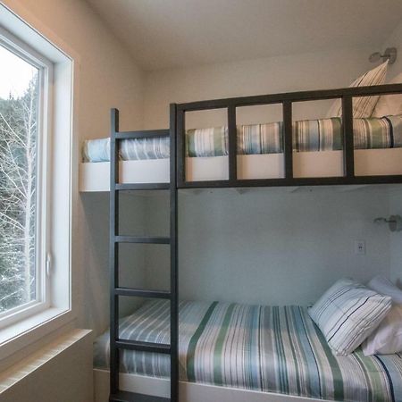 The Burfield Hotell Sun Peaks Eksteriør bilde