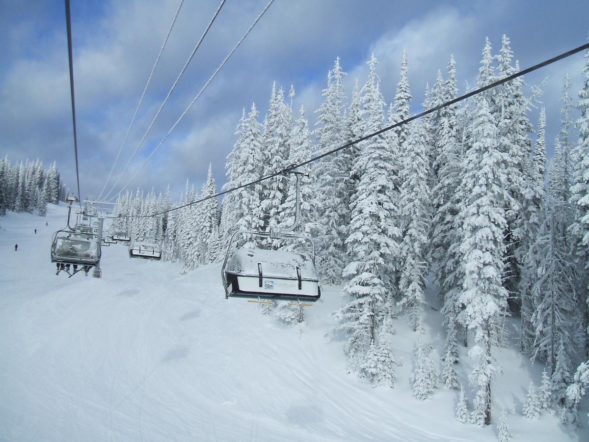 The Burfield Hotell Sun Peaks Eksteriør bilde