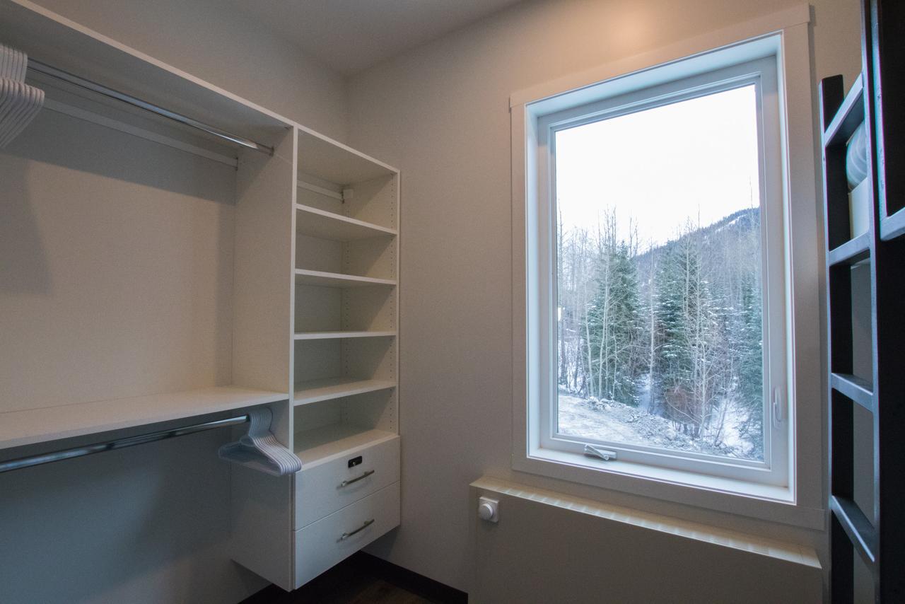 The Burfield Hotell Sun Peaks Eksteriør bilde
