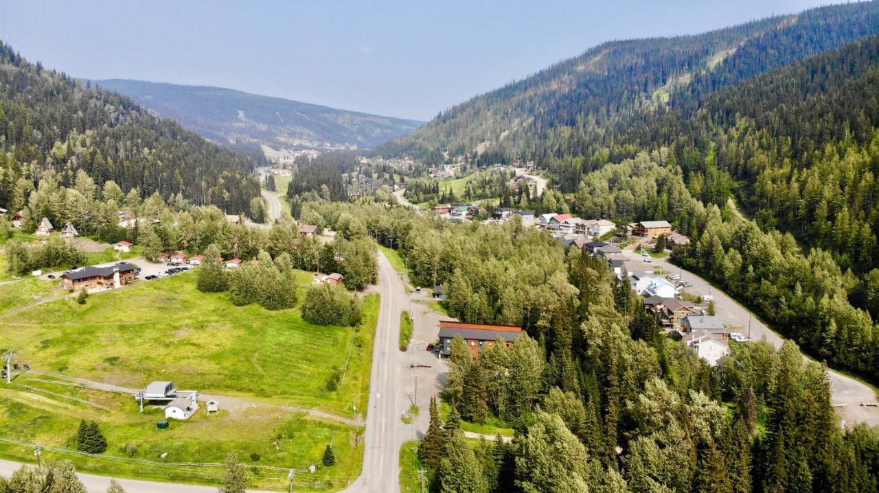 The Burfield Hotell Sun Peaks Eksteriør bilde