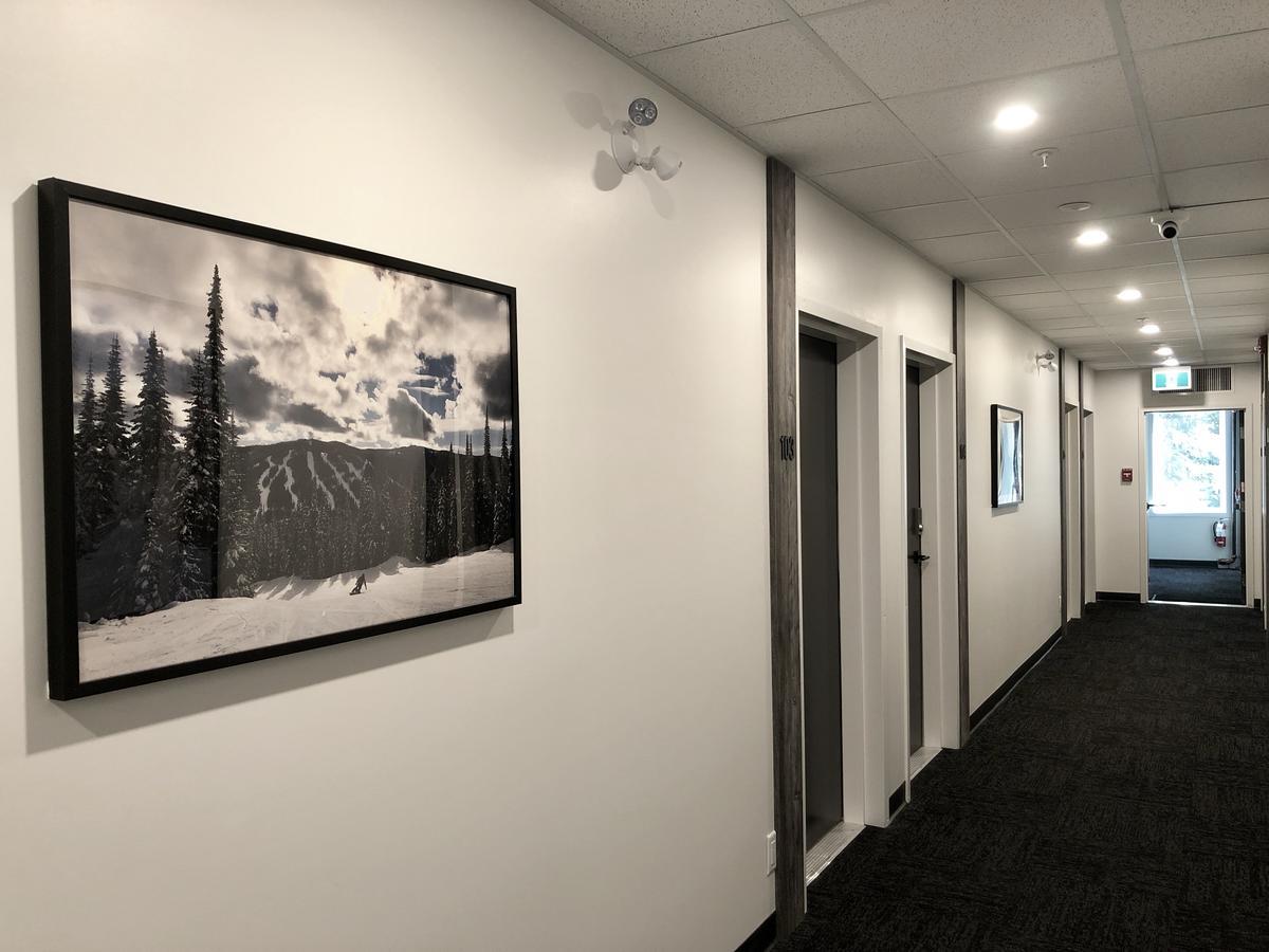 The Burfield Hotell Sun Peaks Eksteriør bilde